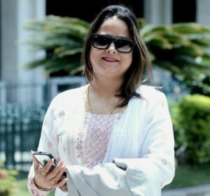तिमी नभएको संसारमा म बाँचेको छु